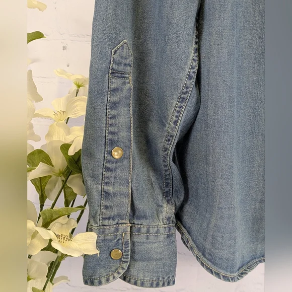 Hollister Light Blue Denim Shirt - Picture 7 of 7